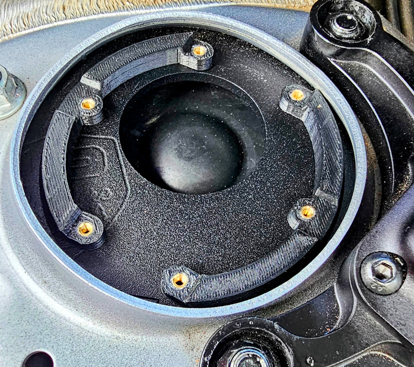 2022-25 Subaru Outback strut tower cups
