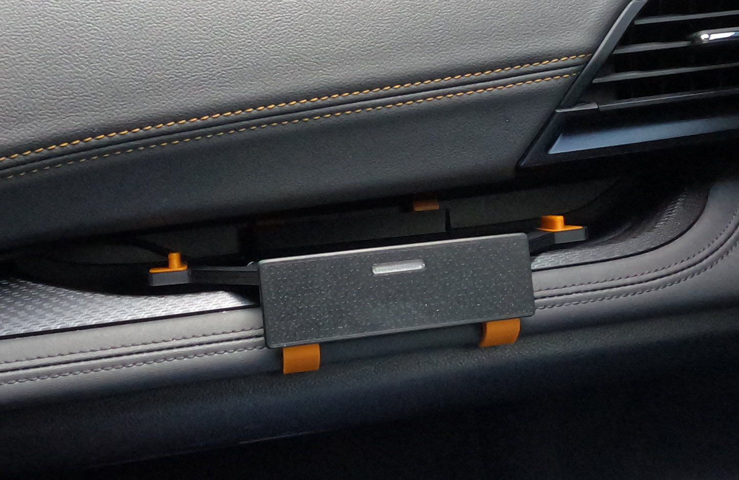 Fast Wireless Charging platform for Subaru Outback, V2 (Passenger Console)